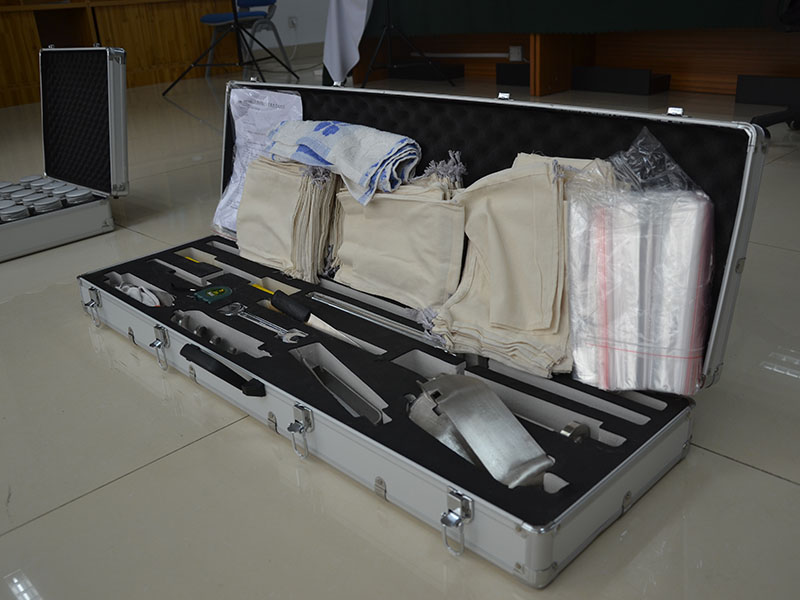 土壤采樣器特點(diǎn)與使用說明